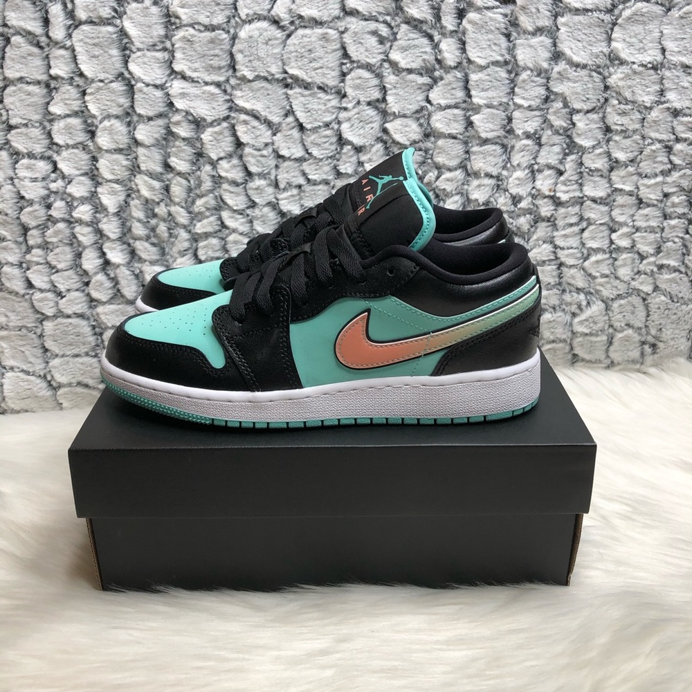 Jordan 1 low tropical twist
